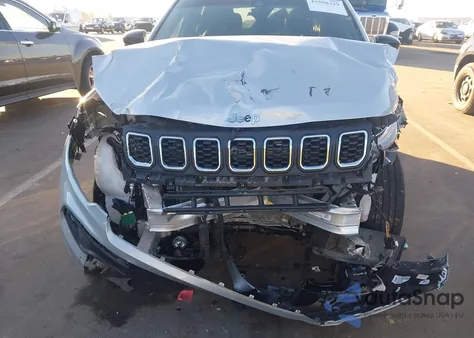 2024 Jeep Compass Latitude 4X4 from USA, damaged, VIN 3C4NJDBN1RT115645